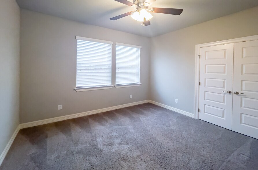 Guest / 2nd Bedroom - 108 Bailey Kay