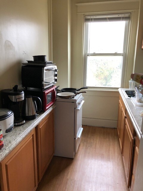 Building Photo - 5213 5th Ave