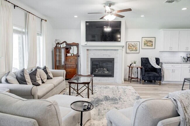 Building Photo - Gorgeous 4/2 in Cooper ISD