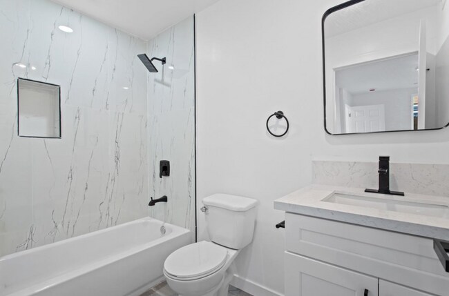 Building Photo - 442 E 118th St