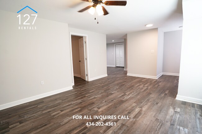 Building Photo - 3 Bedroom Unit with Electric and Water Utilities Included!!
