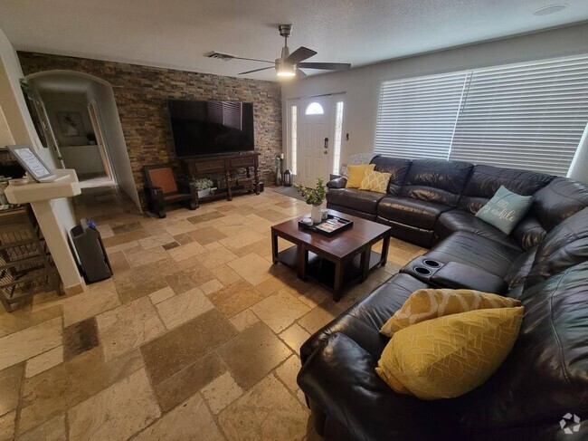 Building Photo - 2846 Seville Ln