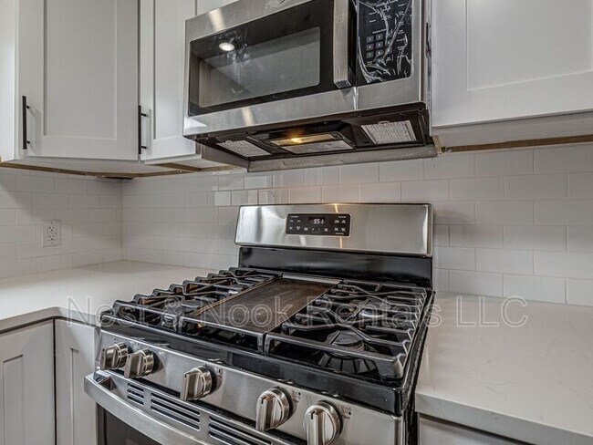 Building Photo - 5735 E 28th St