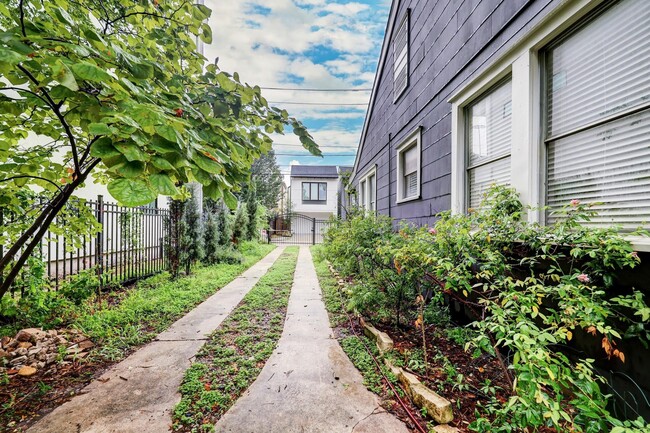 Building Photo - 610 Oakley St