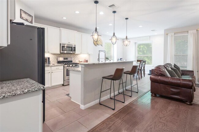 Building Photo - 1225 Peregrine Way