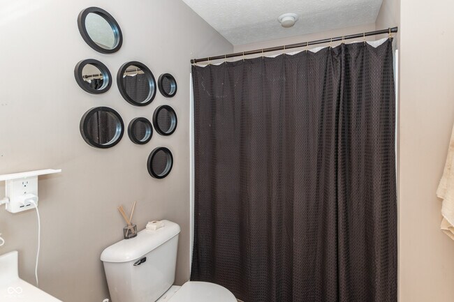 Building Photo - 420 Beverly Ct