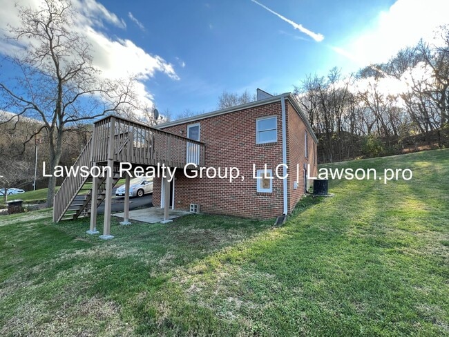 Building Photo - Charming Brick Home in Vinton with Finished Basement