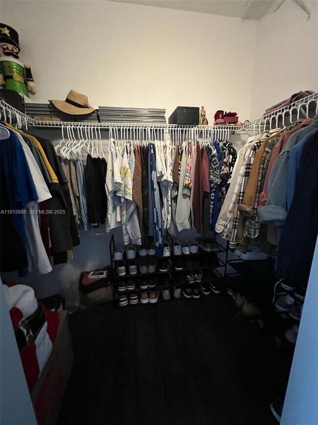 Building Photo - 7340 NW 114th Ave