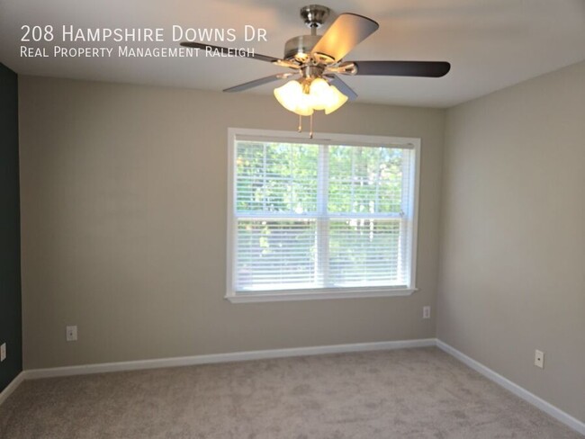 Building Photo - 208 Hampshire Downs Dr