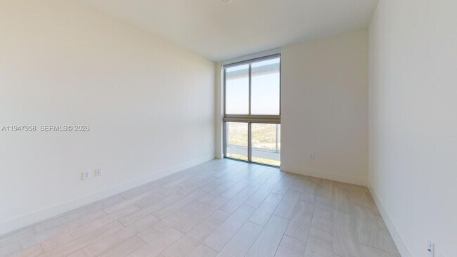 Building Photo - 2000 Metropica Wy