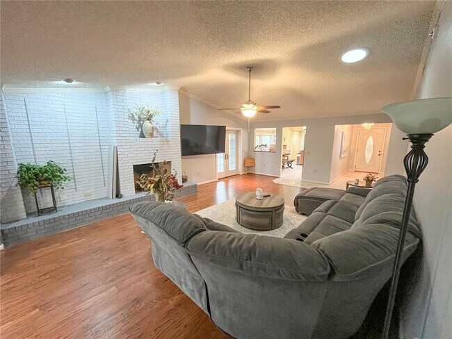 Building Photo - 3998 Cypress Landing S