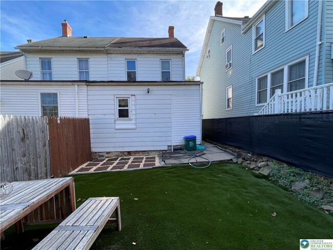 Building Photo - 735 2nd Ave