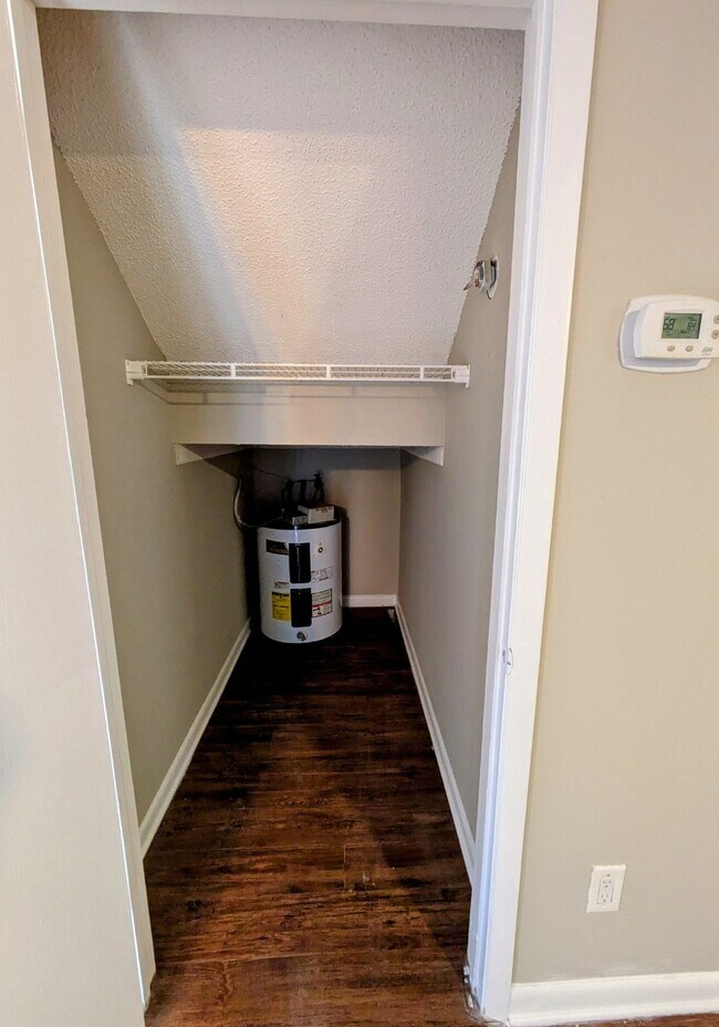 Building Photo - "NOW AVAILABLE! Spacious 3-Bedroom Townhouse Retreat with 2.5 Baths in Orange Park Awaits!"