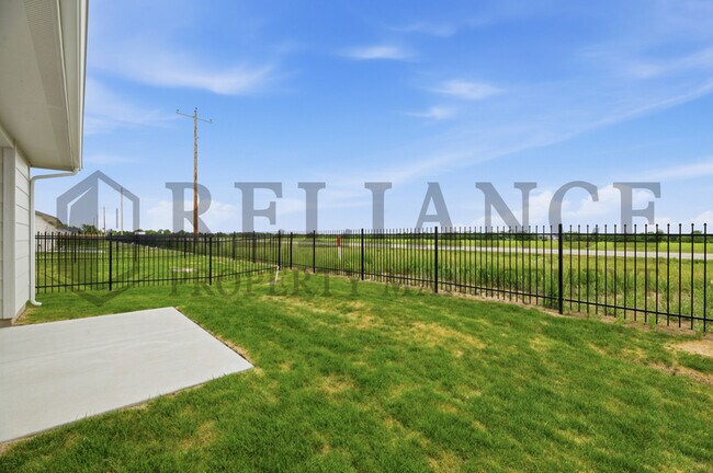 Building Photo - 150 N Gowen St