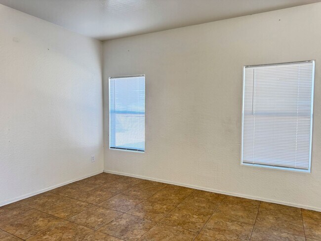 Building Photo - Queen Creek 4 bed 2.5 bath For rent
