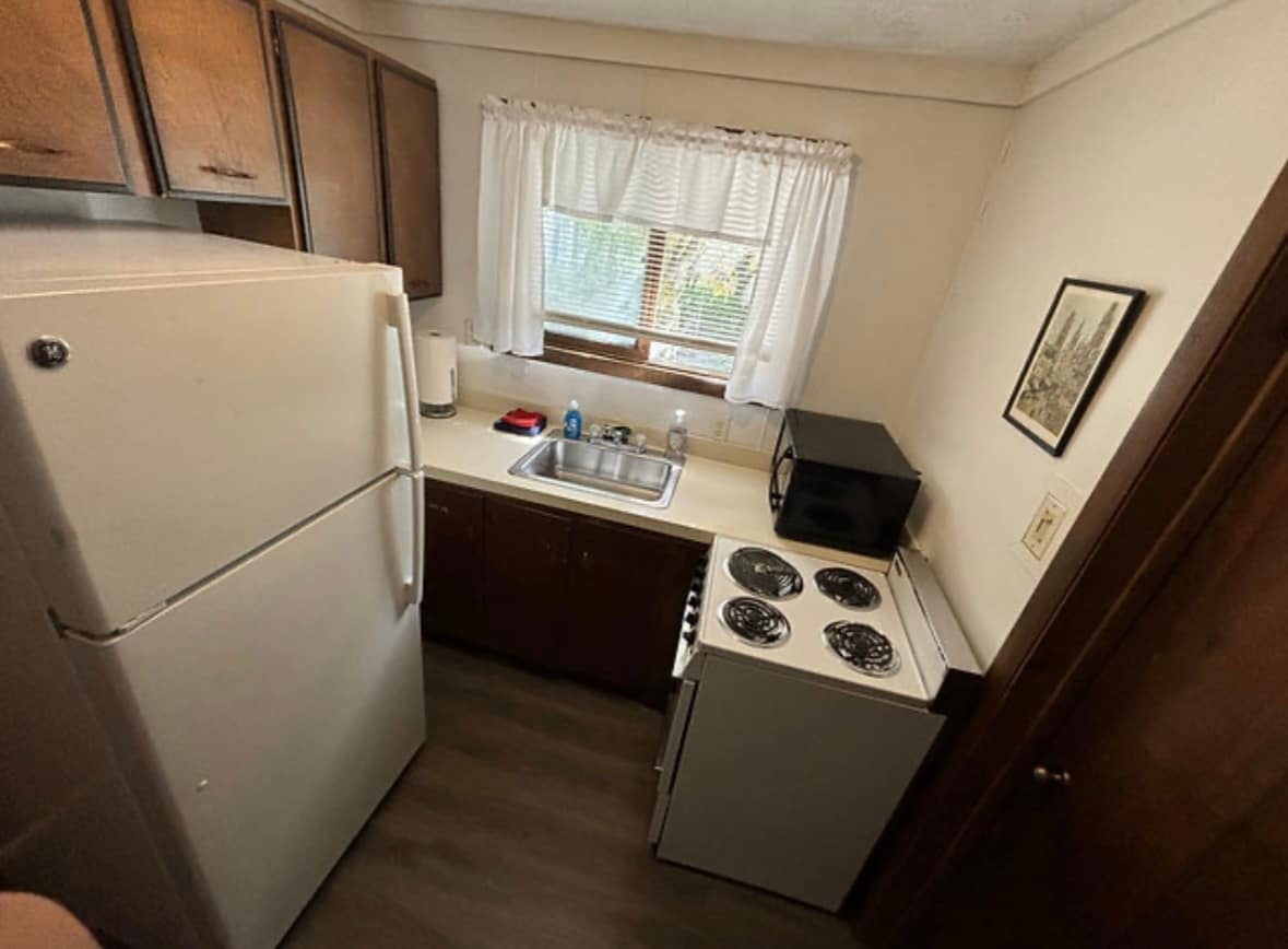 Kitchen - 853 E Front St
