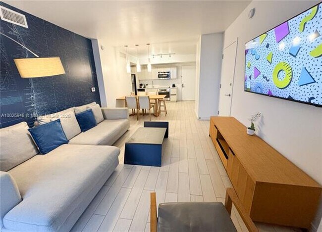 Building Photo - 2602 E Hallandale Beach Blvd