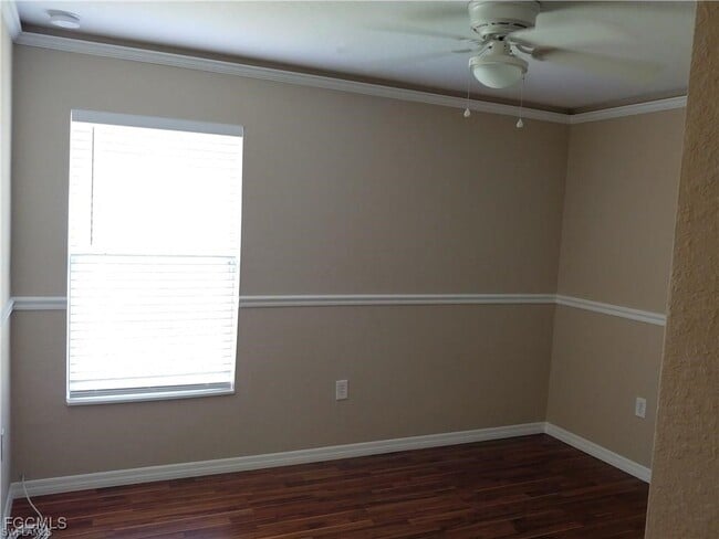 Building Photo - 4145 SW 9th Ave