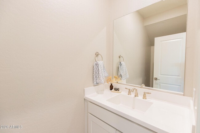 Building Photo - 3726 E Flower St