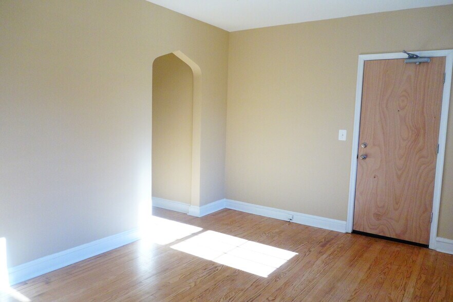 Building Photo - 8413 Flower Ave