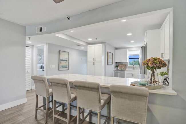 Building Photo - 2400 Deer Creek Country Club Blvd