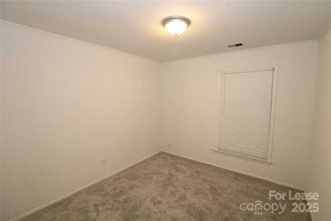 Building Photo - 7104 Lake Dr