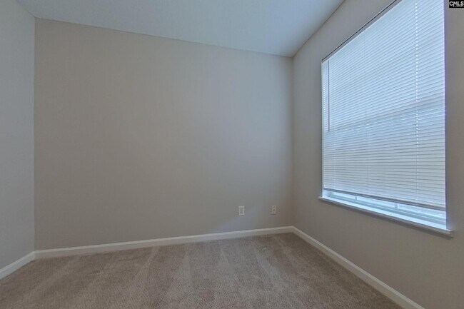 Building Photo - 945 Schofield Ln