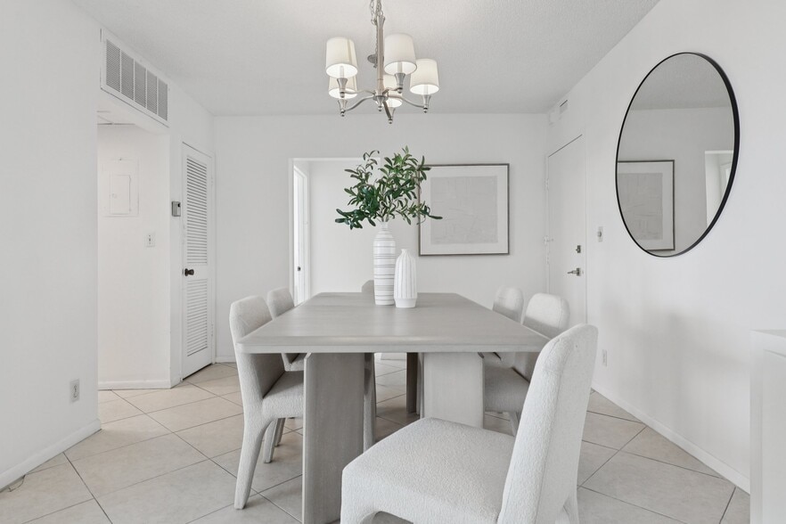 Building Photo - 2701 N Ocean Blvd