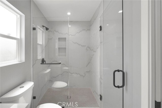 Building Photo - 6327 California Ave