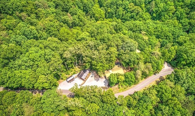 Building Photo - Old Mountain Road 3568-3570