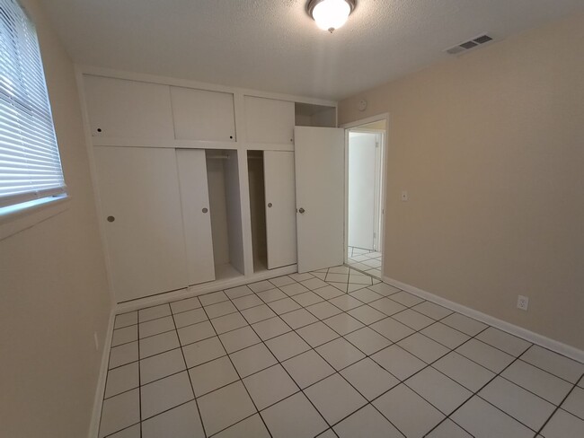 Building Photo - 3115 Prince Dr