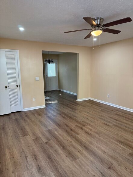 Building Photo - 1208 37th St