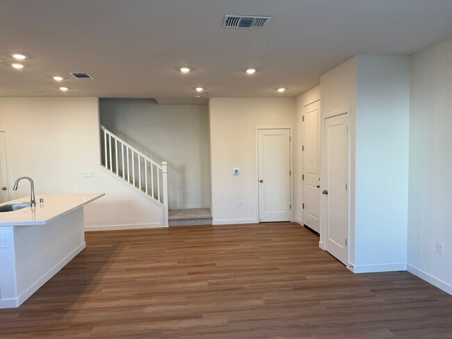 Building Photo - 2914 Skyward Ln
