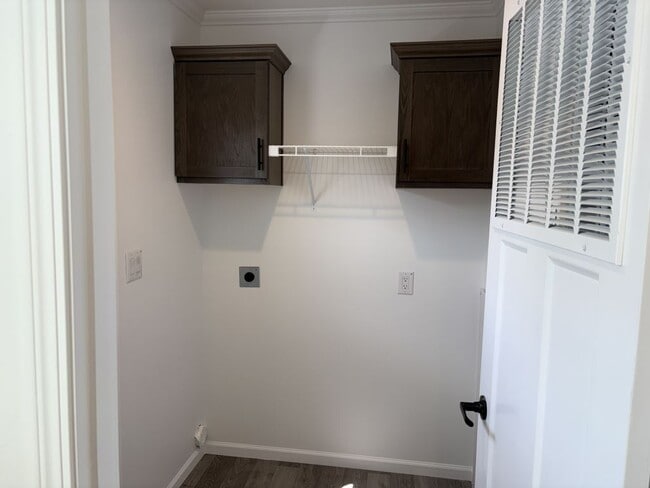 Building Photo - 13955 Bunratty Ave