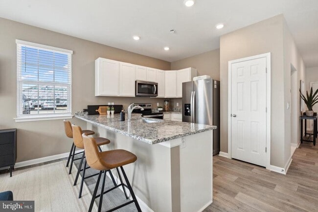 Building Photo - 152 Rae Ct