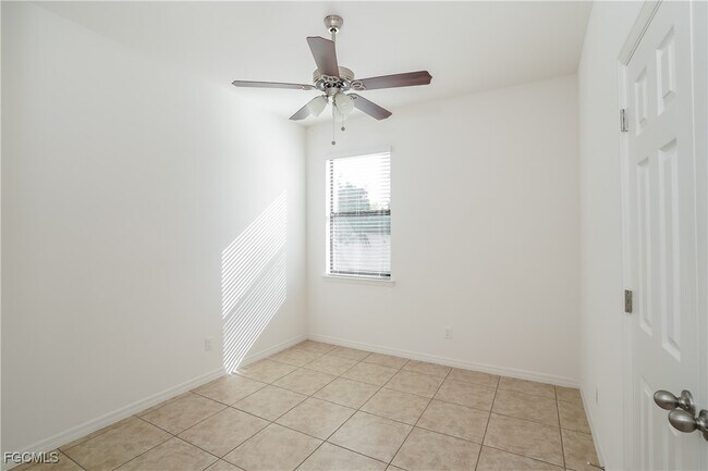 Building Photo - 1107 SW 6th Ct