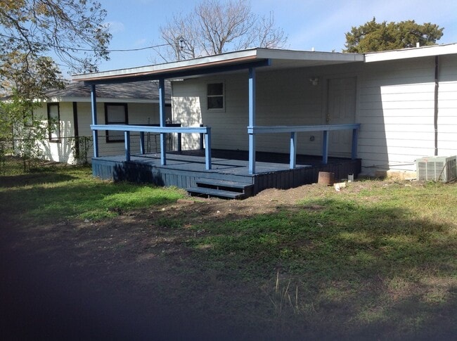 Building Photo - 206 Hub Ave