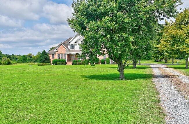 Building Photo - BEAUTIFUL HOME FOR RENT SOUTH CHESAPEAKE!