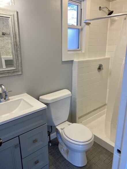 Building Photo - 25 Florence St