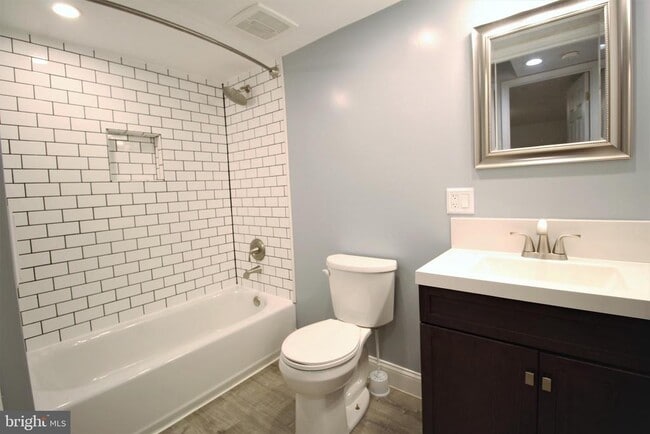 Building Photo - 18040 Tebbs Ln