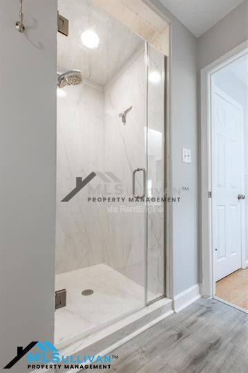 Building Photo - 106 Elmwood Cir