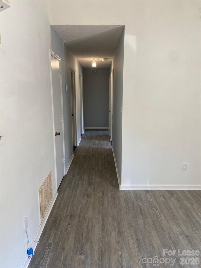 Building Photo - 6621 Pinta Ct