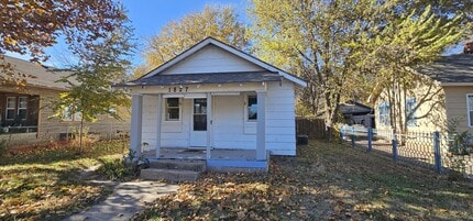 Building Photo - 1827 Jackson N Ave