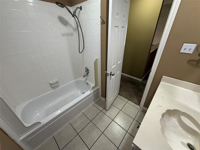 Building Photo - 5731 Sterling Green Trail