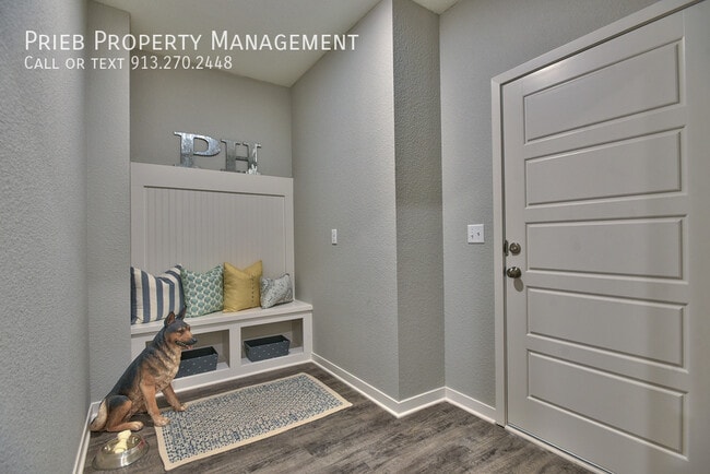 Building Photo - 12307 S Chelsea St