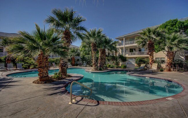 Building Photo - Enjoy Year-Round Resort Living in This Beautiful Condo!