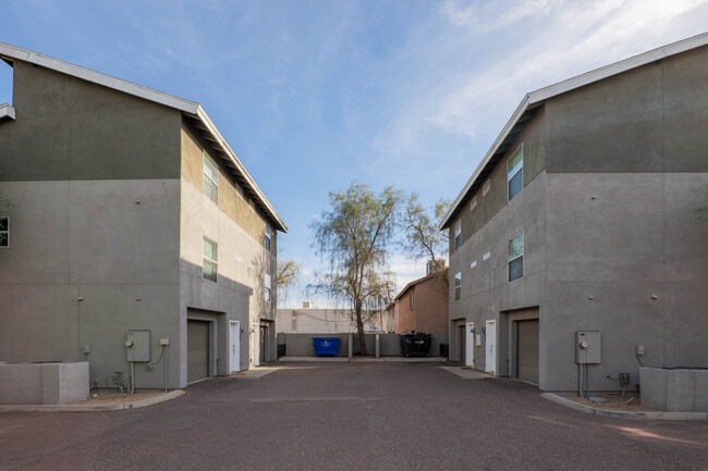 Building Photo - Roosevelt West Townhomes