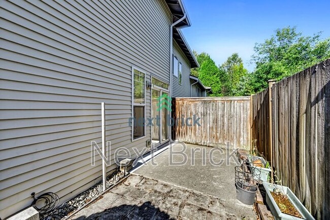 Building Photo - 2714 151st Pl SW