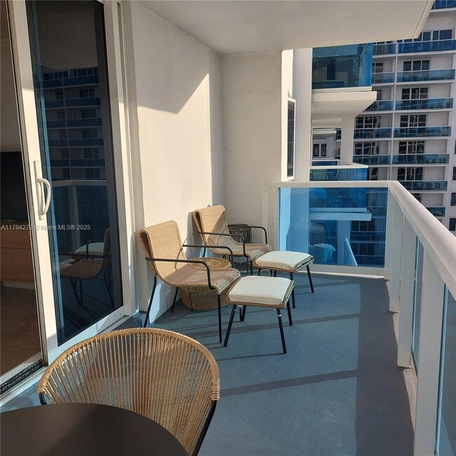 Building Photo - 2301 Collins Ave