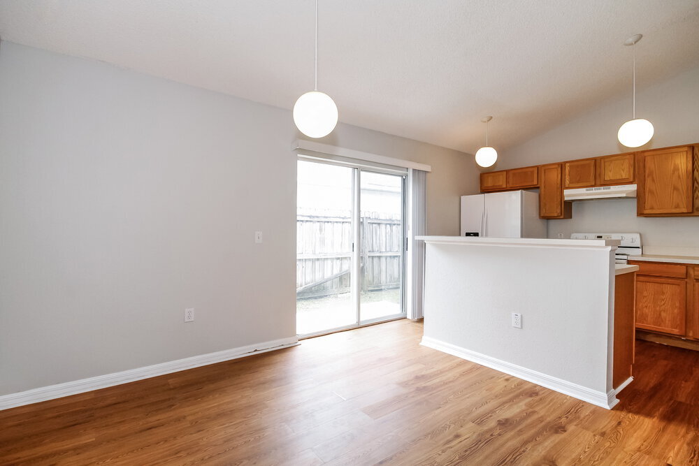 Building Photo - 30319 Birdhouse Dr